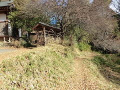 �l�Ƃ։��铹