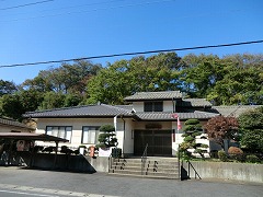 ���R�������