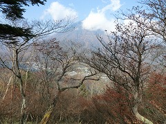 �j�̎R�A���T���΁A���{�K�A�،��̑�