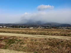 �_�ɉB�ꂽ�ԏ�R