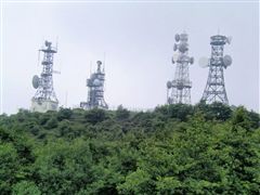 �n���x�R���̃A���e�i�Q