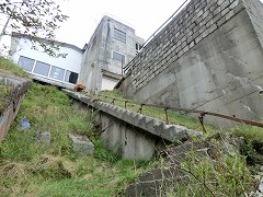 ���w�ɂɓ���