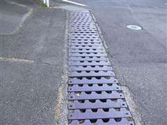 �M�z���̃��b�N���[��